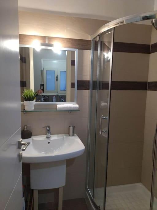 Kalamata Beach Maizonette Ground Floor And Semi-Basement With Yard Exterior foto